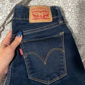 low rise skinny Levi’s